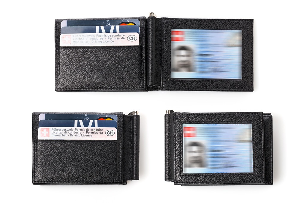 Porte carte et badge "Ambitious"