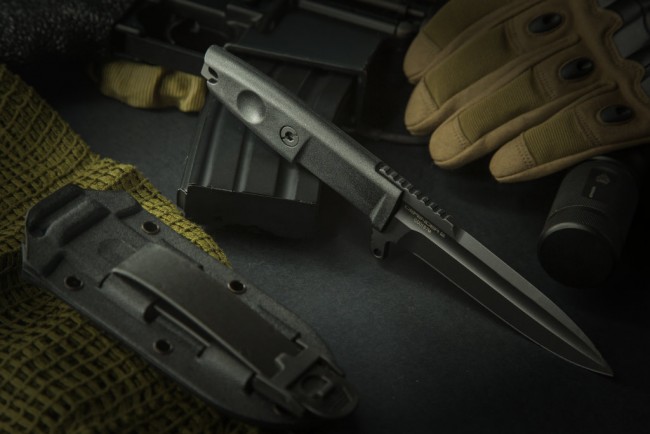Couteau Extrema Ratio Defender Black